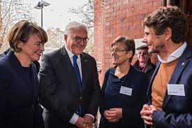 Jun 06, 2021 · steinmeier versprach, dieses problem im bundesfinanzministerium anzusprechen. Bundesprasident Steinmeier Besucht Warmestube Fur Obdachlose Diakonisches Werk Berlin Brandenburg Schlesische Oberlausitz
