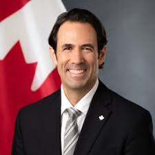 After a busy start to 2023, we're heading next to Illuminate Adelaide !  During this visit Consul General of Canada in Sydney André François GIROUX  and Jerome De Baecque (He-Him) of Moment