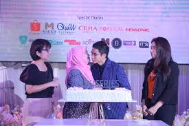 Bertindak menghadiahkan sebuah rumah jenis kondominium bernilai rm500,000 di cheras kepada kedua ibu bapanya, ushawan dan pelakon kacak zoey rahman kini mendapat perhatian netizen. Buat Kejutan Zoey Rahman Hadiahkan Ibu Bapa Rumah Harga Setengah Juta Murai My
