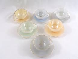 Tasses A The Ou Cafe Vintage Arcopal France Arlequin Irisees Bord Dores Vaisselle Vintage Deco Vintage Vintage France Deco Retro Vintage Cafe Vintage Panna Cotta