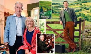 Feb 19, 2021 · james alfred wight, better known by his pen name, james herriot, shared his experiences as a country vet in a series of beloved books. James Herriot S Children Reveal Truth Behind All Creatures Great And Small As Series Lifts Spirits Daily Mail Online