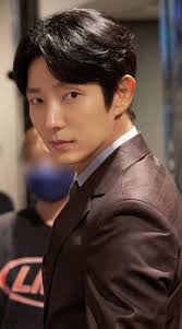 Lee Sunbin sent Kyungsoo a food truck support to Fabricated City filming  site.