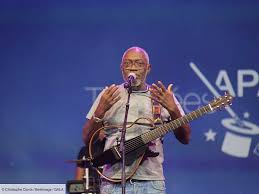 Guadeloupen kitaristi jacob desvarieux, joka kuoli perjantaina 30. Kassav Le Chanteur Jacob Desvarieux Admis En Reanimation