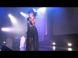 tomorrow annie roselove live annie concert tomorrow