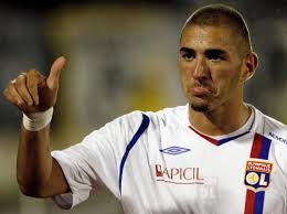 El Lyon hace oficial el traspaso de Benzema