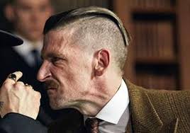 How To Get The Peaky Blinders Haircuts Peaky Blinder Haircut Haircuts For Men Peaky Blinders Hair