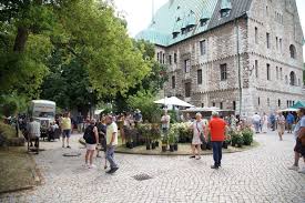 Wir feiern erstmalig auf der rennbahn hoppegarten zusammen mit rund 100 ausstellerinnen und ausstellern der grünen branche die rückkehr des sommers und die trends der gartensaison 2021. Haus Garten Traume Burg Park Ohrdruf Gartenkonig