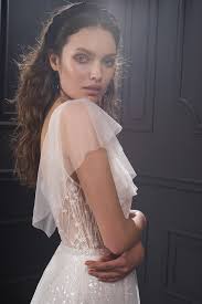 Unsere exklusiven brautkleider sind unnachahmlich und bieten alles, was sie sich für einen der wichtigsten. Sexy Feminine Brautkleider Aus Spitze Und Tull By Lihi Hod Hochzeit Um 3