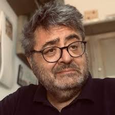 Mark Mc Candy: L'autore dal talento ironico che conquista lettori con garbo  e originalità