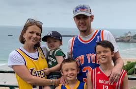 Choisissez une famille d'accueil, approuvée par l'équipe lingoo. Vivre Et Partager Une Saison Nba Au Rythme Des 30 Franchises Le Grand Defi D Une Famille Basque Basket Usa