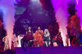 The hocus pocus 25th anniversary halloween bash (tv movie 2018). ð•Šð• ð•—ð•šð•' â„‚ð•'ð•£ð•¤ð• ð•Ÿ â„•ð•–ð•¨ð•¤ On Twitter Sofiacarson With Dovecameron Jordinsparks At The Hocus Pocus 25th Anniversary Halloween Bash 31nightsofhalloween Https T Co N9y19bujjt