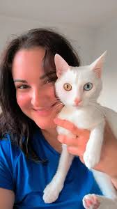 Die ersten 3 Wochen in Deutschland hat der kleine Mexikaner 🇲🇽🐈 ganz  entspannt im Haus 🏡gemeistert 🙏💪🐈 … 1-2 Mal am Tag waren wir für 15 min  an der Leine draußen, oder