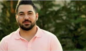 منصلي من أجل الممرض جاد الذي توقف قلبه للحظات وسقط أرضا في قسم الكورونا  🙏🙏 يا رب تخلص جاد من الغيبوبة وترجعو لعيلتو🙏🙏 جاد كان يواسي ويخفف من  آلام المرضى في قسم