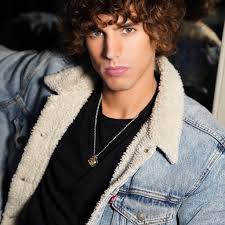 Tom Holland muy enfadado