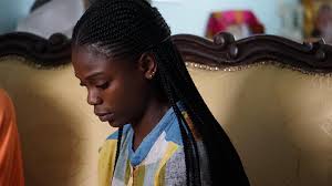 𝐉𝐞 𝐩𝐨𝐫𝐭𝐞 𝐜𝐞 𝐩𝐨𝐢𝐝𝐬 𝐝𝐞𝐩𝐮𝐢𝐬 𝐪𝐮𝐞 𝐣'𝐚𝐢 𝟏𝟏 𝐚𝐧𝐬,  𝐣𝐞 𝐧𝐞 𝐩𝐞𝐮𝐱 𝐩𝐥𝐮𝐬 𝐥𝐞 𝐠𝐚𝐫𝐝𝐞𝐫 𝐩𝐨𝐮𝐫 𝐦𝐨𝐢 !'' Quand  j'ai rencontré ZALO Prisque Cindy, hier samedi 21 mai 2022, durant  l'après-midi, à