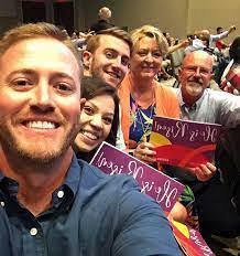 Barry Weatherly's Instagram, Twitter & Facebook