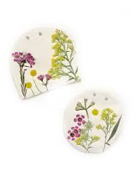 Liquid resin is a modeling material widely available from craft and hobby stores. Pressed Flowers In Clay Art Camp