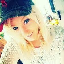 Flora Abrams's Instagram, Twitter & Facebook