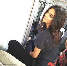 Next time you see interesting scenery, take a video instead of a picture. Kendall Jenner Is Kim Kardashian S Mirror Image In New Instagram Picture Daily Mail Online