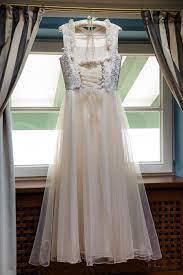 Maybe you would like to learn more about one of these? Heiraten In Bayern Inspirationen Styled Shoot Trachtenhochzeit Dirndl Lederhose Dirndl Hochzeit Braut Dirndl Dirndl Brautkleid