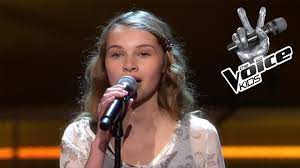 Ze wordt al gezien als potentiële winnares. Vajen The Climb The Voice Kids 2012 The Blind Auditions Youtube