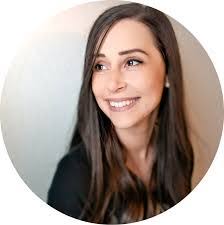 Kimberly Vale's Instagram, Twitter & Facebook