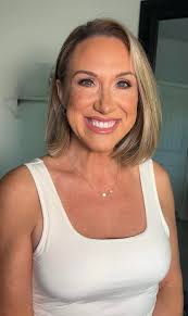 Can someone put a white blazer