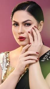 Veena Malik's Instagram, Twitter & Facebook