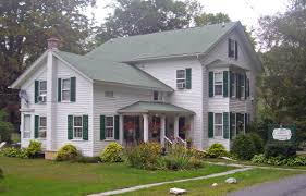 Like the person with red hair, the person with a red brick house exterior has to be careful with accessories. Delaware And Hudson Canal Company Office Wikipedia