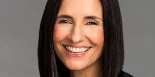 Kellie Wolfe's Instagram, Twitter & Facebook