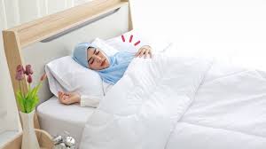 Gak ada suami kamu juga kok ngomong2 yg engak2. Dads Ini Hukum Suami Meninggalkan Istri Tidur Sendiri Catat Orami