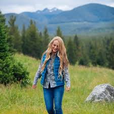 Hannah Bick (@hannahsbick)