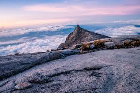Dozens of climbers on mount kinabalu were pleasantly surprised when it started to snow around the summit on monday morning (feb 28). Mount Kinabalu South Peak Waking Up At 2am In The Morning Flickr