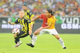 Haftada zirvedeki maçların tamamlanmasının ardından galatasaray ezeli rakibine mağlup olmasına rağmen 51 puanla zirvedeki. Fenerbahce 1 0 Galatasaray Fenerbahce Sports Club Official Archive Website