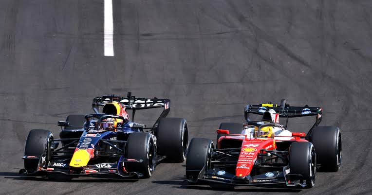 Max Verstappen 'surviving' at Hungarian GP after Lewis Hamilton overtake | RacingNews365