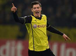 Die tore der münchner erzielten lewandowski (41. Transfer News Bayern Munich Confirm Signing Of Robert Lewandowski On A Free Transfer From Rivals Borussia Dortmund The Independent The Independent