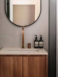 A blank wall gets a pretty and useful makeover with the addition of beadboard, wall art and hooks. Viwd5x71oe3m0m