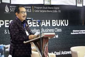 Hasil suatu pembangunan sangat ditentukan oleh materi informasi yang dimiliki oleh suatu negara. Wagub Cok Ace Apresiasi Terobosan Stikom Bali Balinetizen
