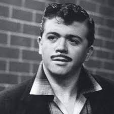 Xavier López "Chabelo". El famoso conductor con alma de niño cumplió 85  años físicamente, Le agradece a la vida tantos años con el personaje que lo  hizo inmortal.