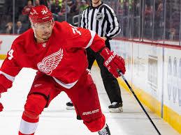 Madison bowey player profile, stats and championships. Blackhawks Sign Bowey To 2 Year Deal Thescore Com