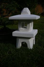 Lanterne Sculpture En Beton Cellulaire Dans Mon Jardin Sculpture En Beton Beton Cellulaire Lanterne Jardin