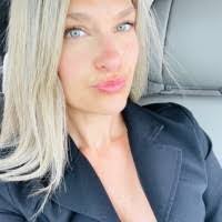 Amy Tryon's Instagram, Twitter & Facebook