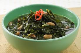 3 butir telur rebus yg dikupas dan disayat2 5 kotak tahu putih 1 papan tempe yg. Sayur Daun Singkong Bumbu Kuning Tetap Lezat Walau Tanpa Santan Cobain Deh Sajian Sedap