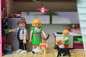Preiser aus steinsfeld bei rothenburg ob der tauber. Wie Aus Den Hausers Playmobil Figuren Wurden