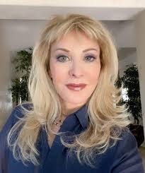 Elise Mcclain's Instagram, Twitter & Facebook