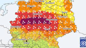 Hol sie dir jetzt, bevor es zu spät ist! Wetter Alarm Schneesturm Tristan Trifft Deutschland Hochstmogliche Unwetter Warnstufe Lila Welt