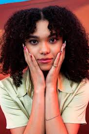 Mary Macdonald's Instagram, Twitter & Facebook