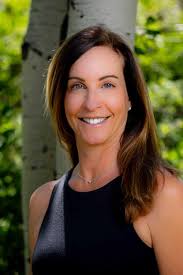 Melanie Macartney's Instagram, Twitter & Facebook