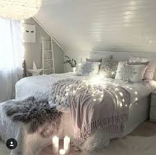 Stanze da letto per ragazze adolescenti. Pin Di Kinga Su Interer Mobili Camera Da Letto Ragazze Idee Camera Da Letto Ragazza Camera Da Letto Tumblr