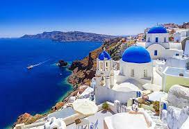 Santorini, officially thira and classic greek thera, is an island in the southern aegean sea, about 200 km southeast from the greek mainland. Kreuzfahrten Nach Santorin Griechenland Royal Caribbean Cruises